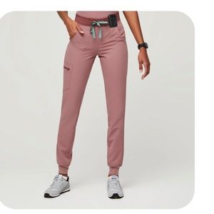 Figs Zamora joggers in mineral mauve